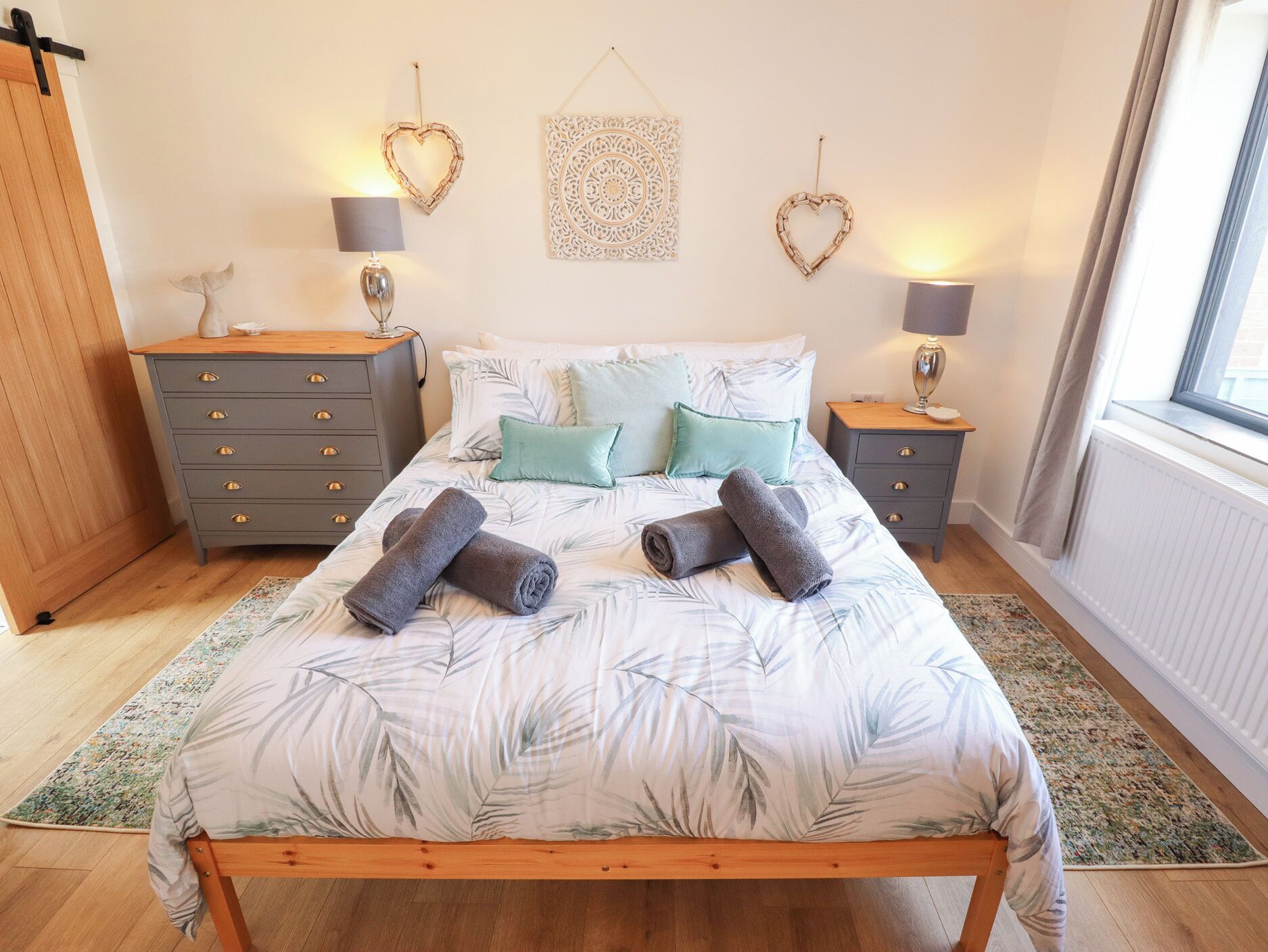 3 bedrooms, individually decorated, individually furnished, free WiFi