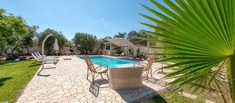 Villa 'Casa Vacanza Ranzulu' con Piscina Privada, Wi-Fi y Aire Acondicionado