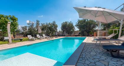Villa 'Casa Vacanza Ranzulu' with Private Pool, Wi-Fi, and Air Conditioning