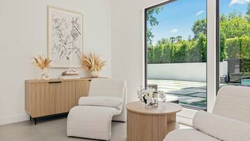 Luxe huis, Meerdere bedden, toegang tot zwembad, uitzicht op zwembad (Casa Leona) | Interieur