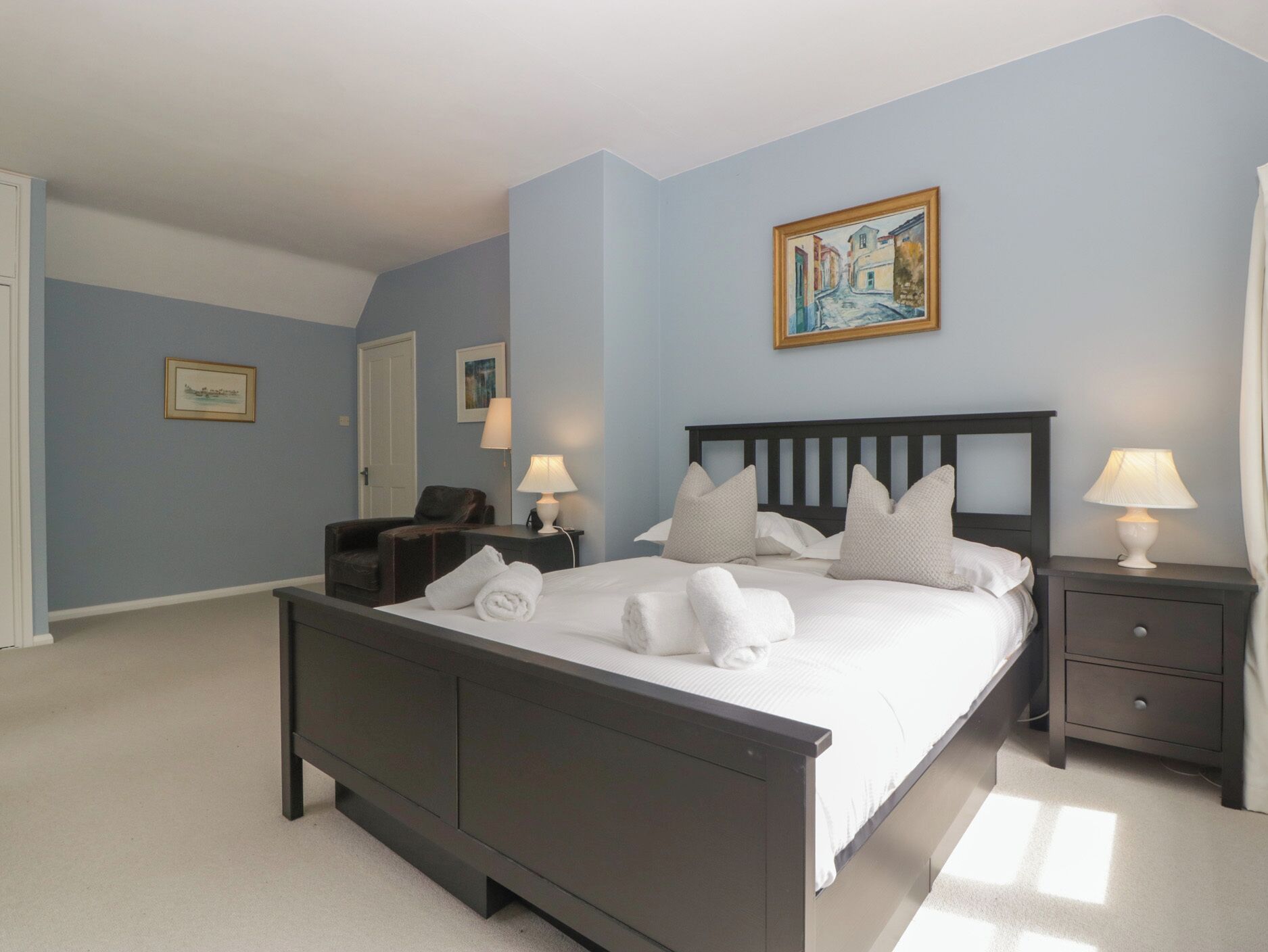 4 bedrooms, individually decorated, individually furnished, free WiFi
