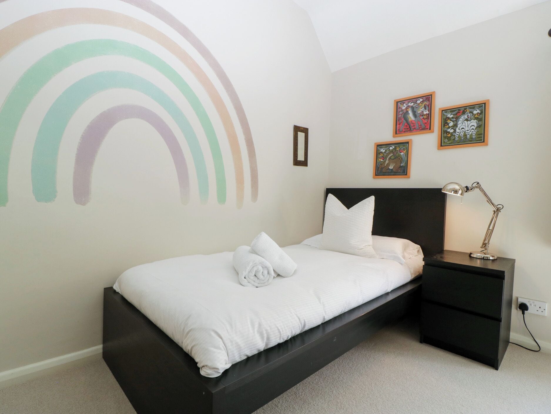 4 bedrooms, individually decorated, individually furnished, free WiFi