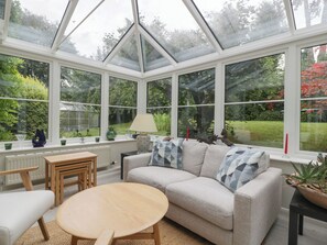 Living area - St. Mary's House (Chipping Norton)