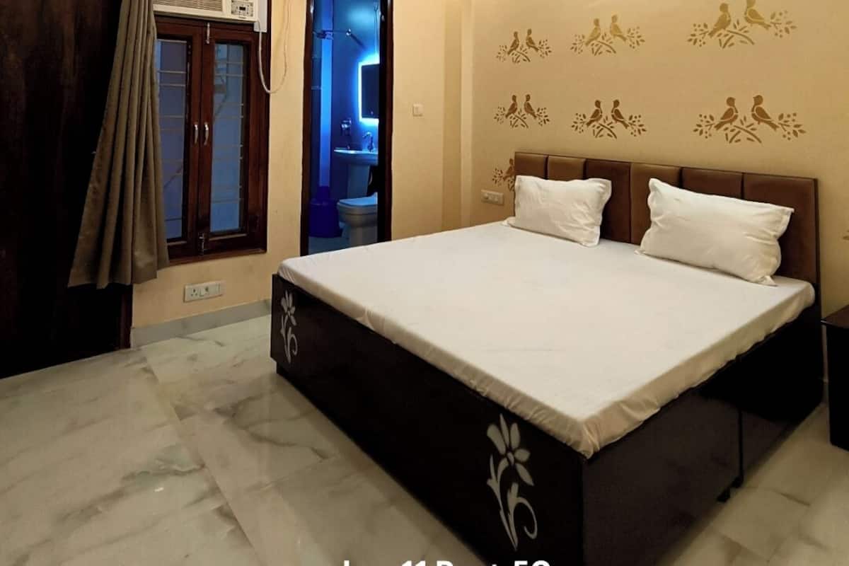 Deluxe Double Room, Balcony, Garden View | Laptop workspace, free WiFi