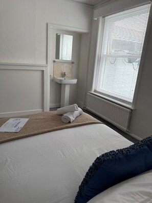 Comfort Double Room | Free WiFi - Guanock Hotel (King's Lynn)