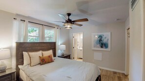 4 chambres, fer et planche à repasser, Wi-Fi gratuit, draps fournis