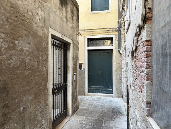 Front of property - Dimora 5318 (Venice)