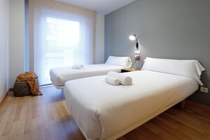 Tabla de planchar con plancha y wifi gratis 