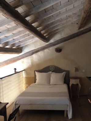 2 室のベッドルーム、アイロン / アイロン台、WiFi、ベッドシーツ