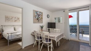 2 bedrooms, iron/ironing board, free WiFi, bed sheets - Apartman Sunshine Njivice Krk by Villas Guide (Njivice)