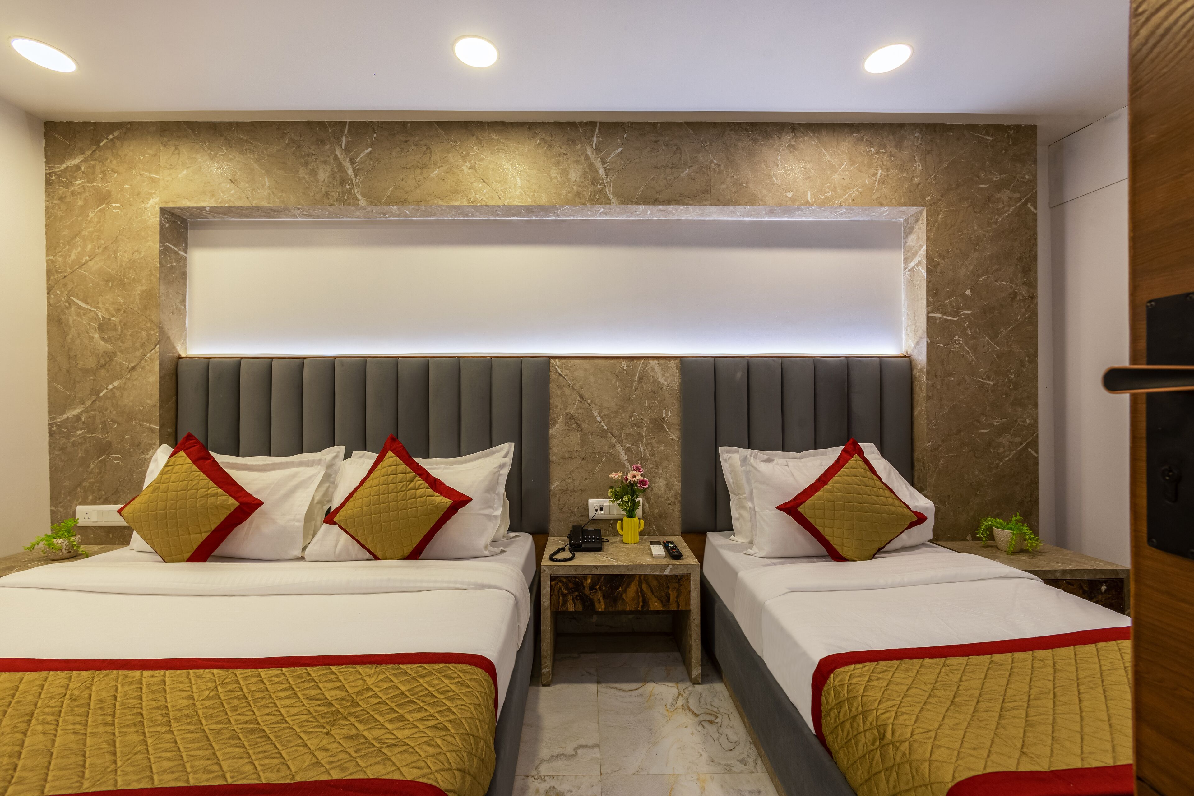 Triple Room | Desk, laptop workspace, soundproofing, iron/ironing board