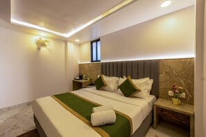 Deluxe Double Room | Soundproofing, iron/ironing board, free WiFi