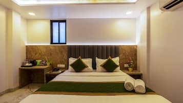 Deluxe-Doppelzimmer | Schreibtisch, laptopgeeigneter Arbeitsplatz, schallisolierte Zimmer