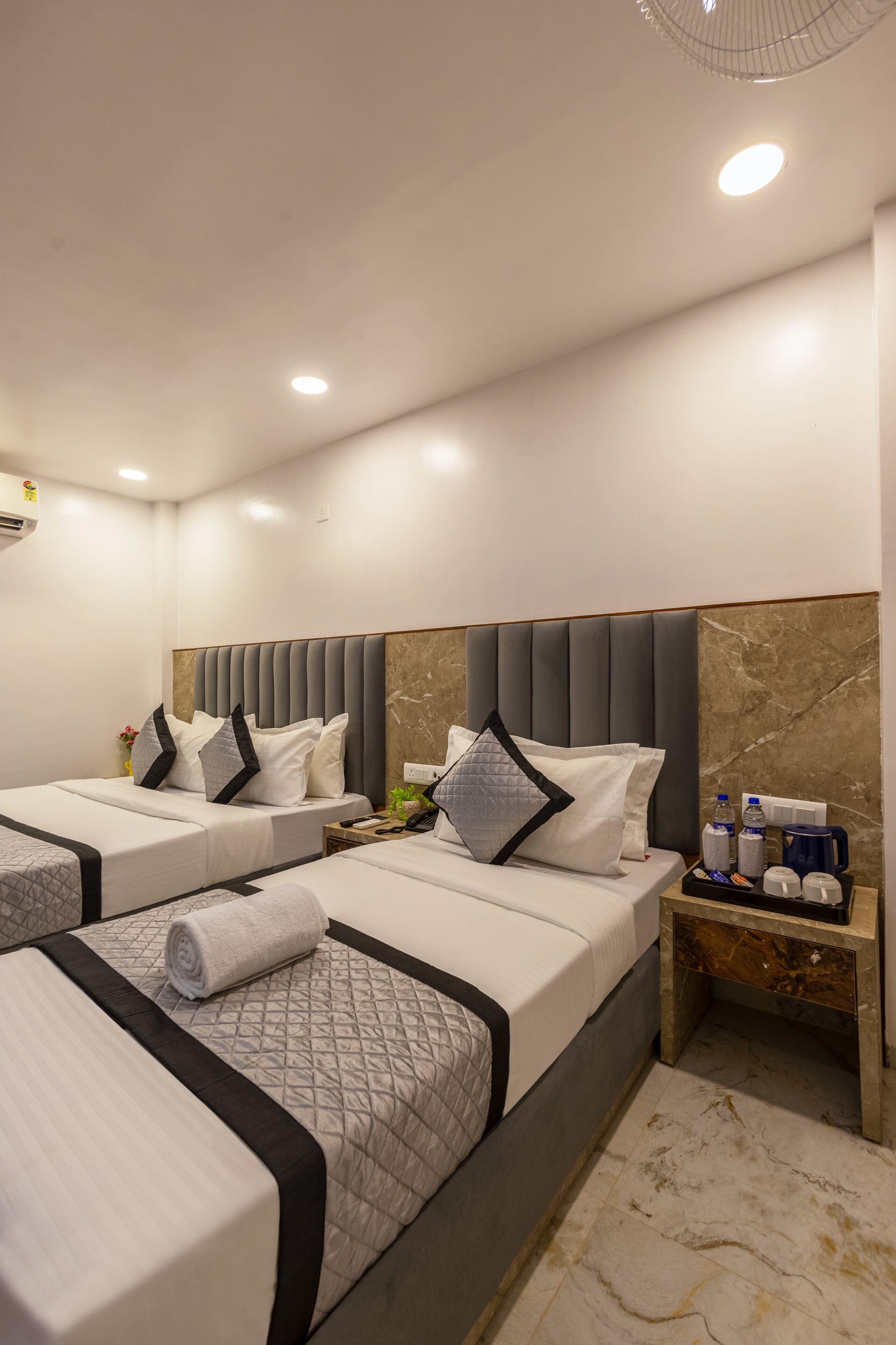 Triple Room | Desk, laptop workspace, soundproofing, iron/ironing board