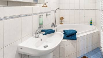 Doccia, asciugacapelli, asciugamani