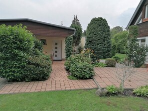 Exterior - Bungalow 'Auszeit' with Private Terrace (Berlin)