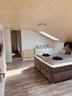 4 bedrooms, WiFi, bed sheets - Vacation home Dreiflüsse with parking lot (Hann. Münden)