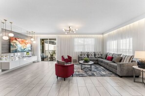 Smart TV - 4822 Resort Pool House Disney Universal Orlando (Kissimmee)