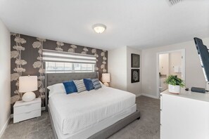 5 habitaciones, tabla de planchar con plancha y cuna de viaje 