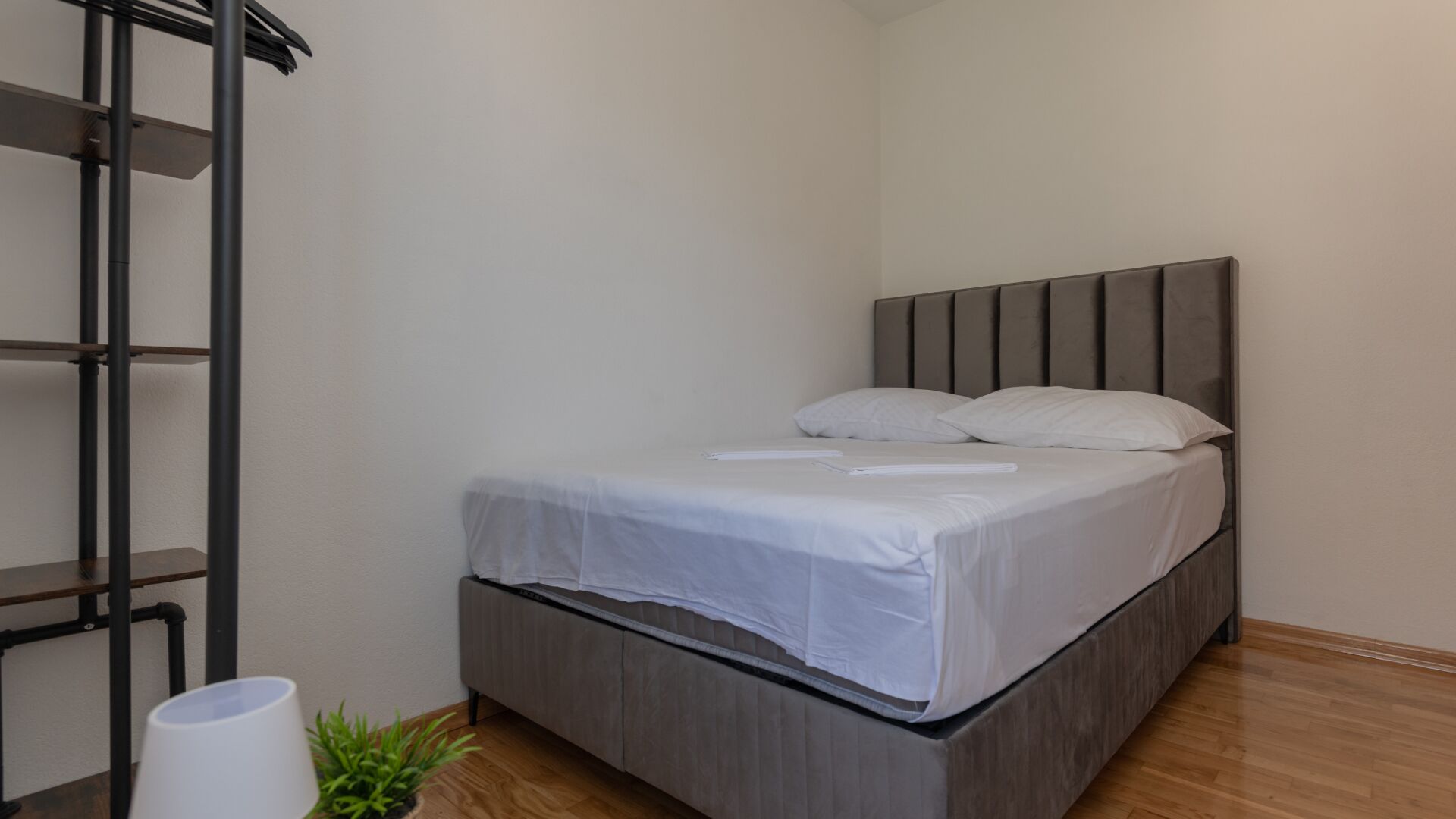 Strykejern/-brett, wi-fi (inkludert) og sengetøy