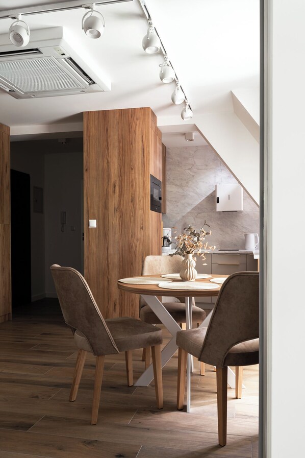 Deluxe Suite, Balcony | Living area - Apartament przy Potoku 26 z parkingiem (Zakopane)