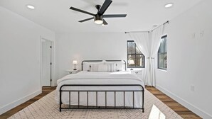 1 bedroom, iron/ironing board, Internet, bed sheets - Modern Farmhouse Getaway (Leesburg)