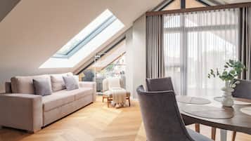 Superior Suite, Balcony | Living area
