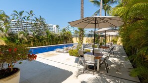 Unclassified image, 2 of 43, button - Sleeps 10 Views Beach 1 Block (Nuevo Nayarit)