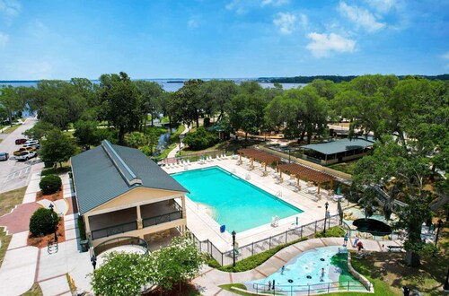 Charming Green Cove Historic Home 1st Floor Stay