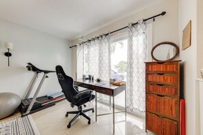 Interior - Fishing Dock & Canal Views: Fort Lauderdale Home! (Fort Lauderdale)
