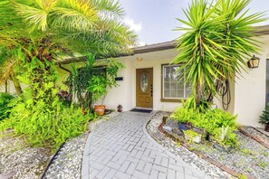 House (4 Bedrooms) | Interior - Fishing Dock & Canal Views: Fort Lauderdale Home! (Fort Lauderdale)