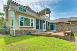 Interior - Steps to Bay: Tranquil Navarre Retreat w/ Balcony (Navarre)