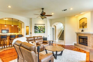 House (5 Bedrooms) | Interior