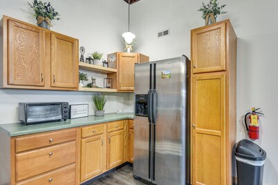 Deck + River View: Loft in Downtown Hannibal