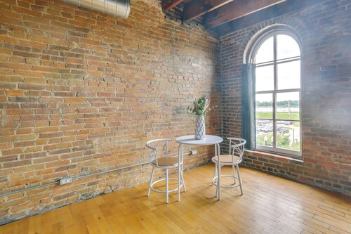 Deck + River View: Loft in Downtown Hannibal