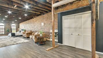 Apartment (0 Bedroom) | Bahagian dalam