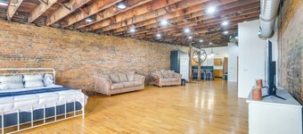 Deck + River View: Loft in Downtown Hannibal