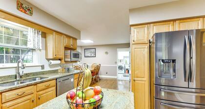 3 Mi to Historic Dtwn: Family Retreat in Beaufort!