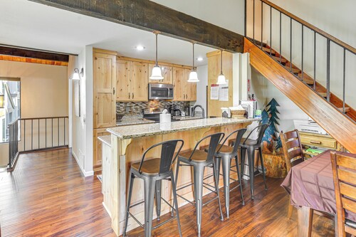 5 Mi to Northstar Resort! Multi-level Family Condo