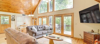 Year-round Mtn View: Pet-friendly Murphy Retreat