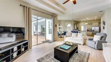 House (5 Bedrooms) | Interior