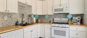 Walk to Beach & Explore Boardwalk: Wildwood Escape