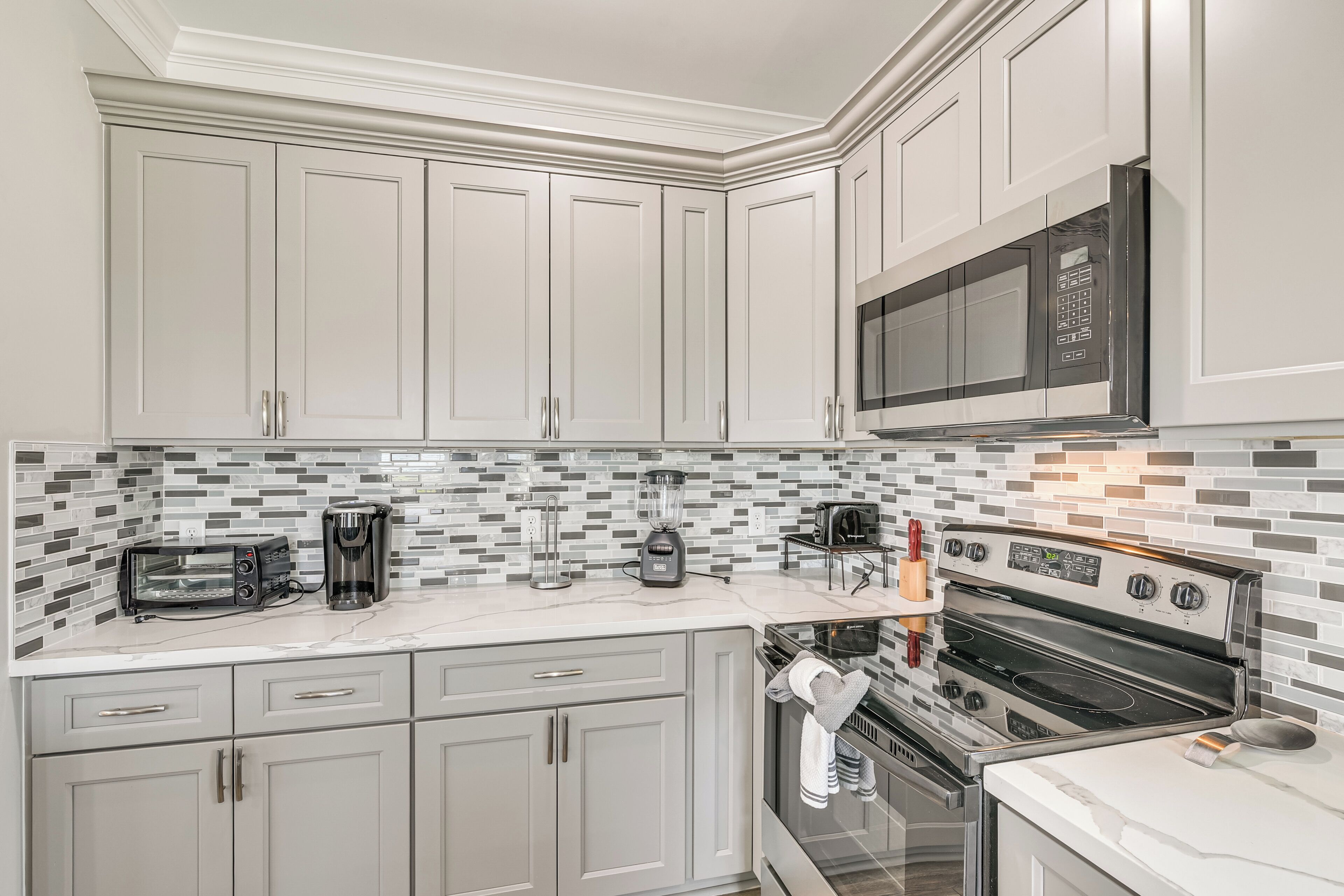 House (5 Bedrooms) | Interior