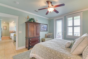 Apartment (2 Bedrooms) | Interior - Walk to Beach: Condo w/ Bay View in Galveston (Galveston)