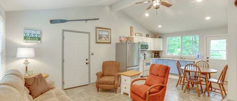 Cottage (2 Bedrooms) | Front of property