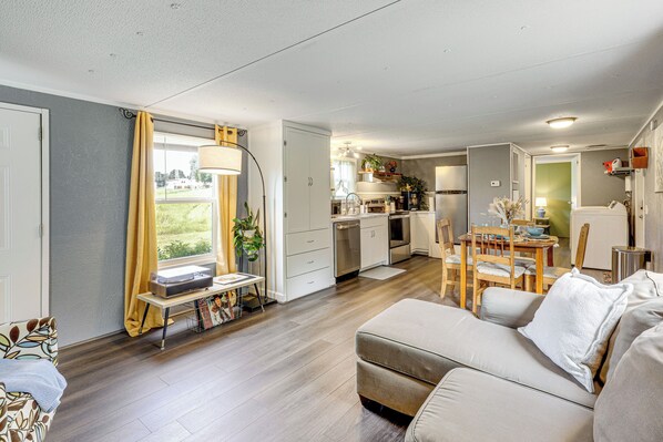 House (2 Bedrooms) | Interior