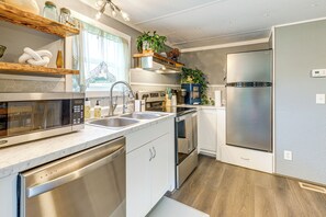 House (2 Bedrooms) | Interior