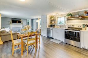 House (2 Bedrooms) | Interior