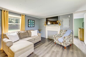 House (2 Bedrooms) | Interior