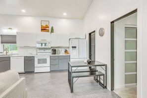 Stuga (2 Bedrooms) | Interiör